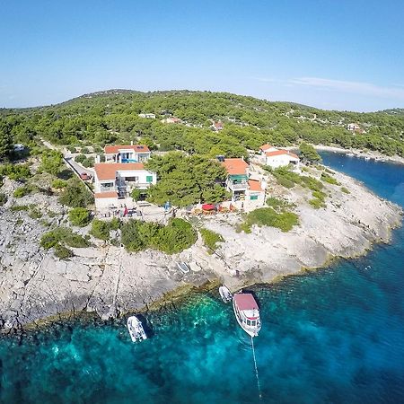 Poseidon Holiday Guesthouse Жирье Экстерьер фото