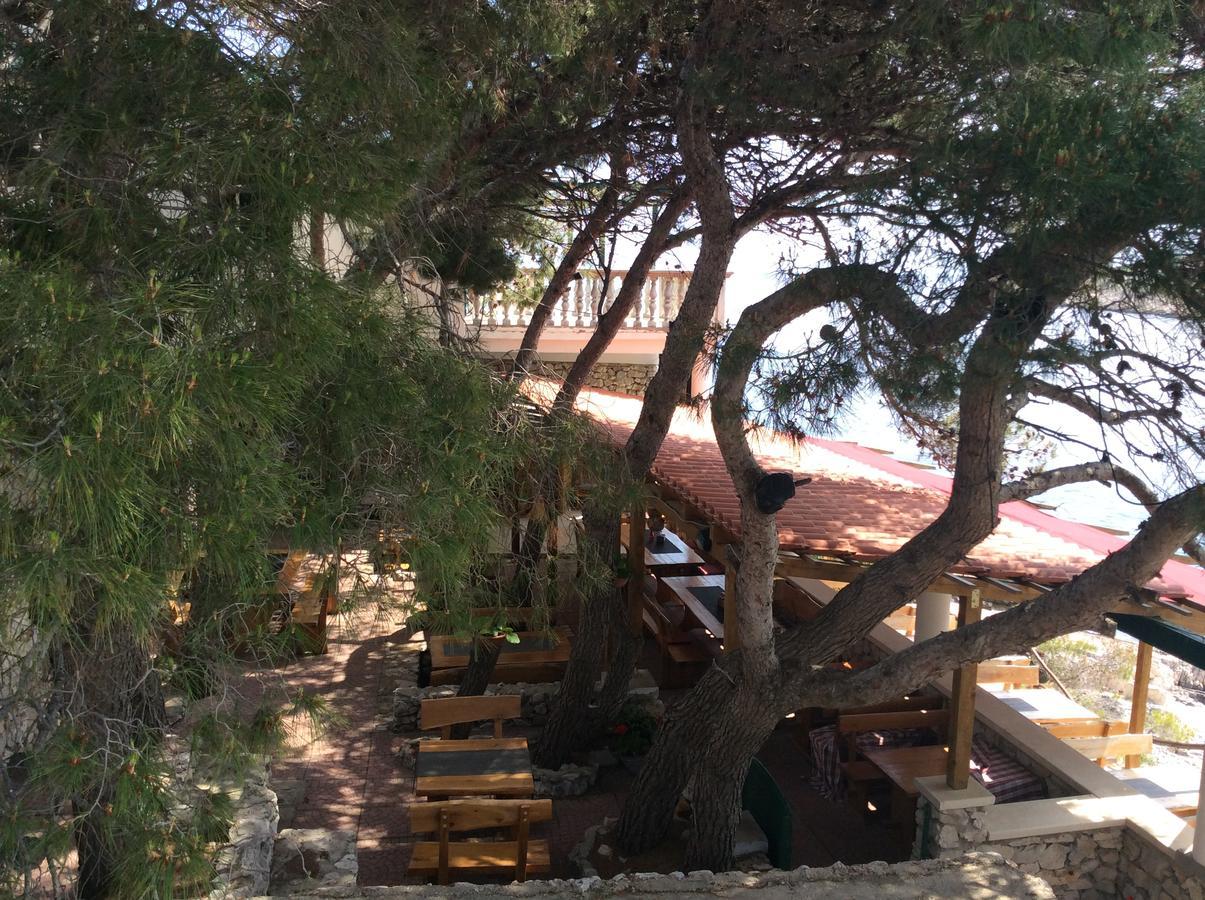 Poseidon Holiday Guesthouse Жирье Экстерьер фото