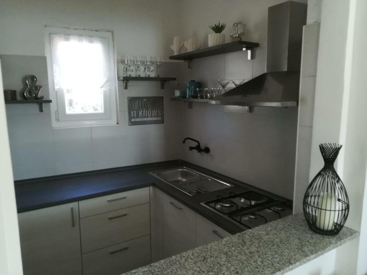 Poseidon Holiday Guesthouse Жирье Экстерьер фото
