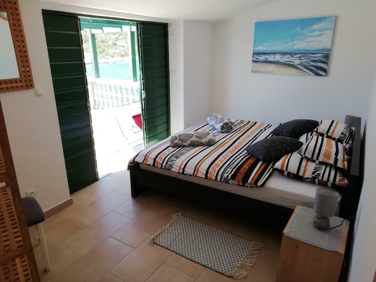 Poseidon Holiday Guesthouse Жирье Экстерьер фото