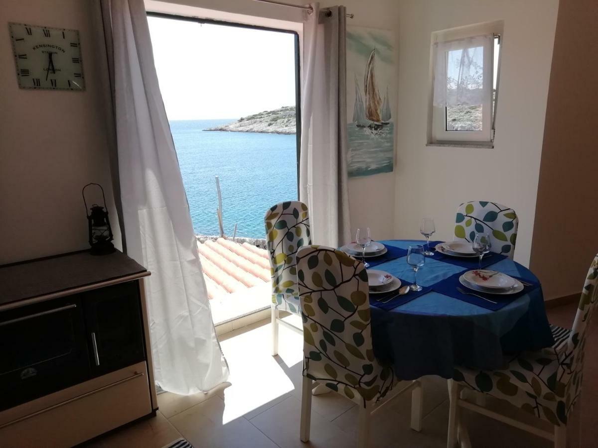 Poseidon Holiday Guesthouse Жирье Экстерьер фото