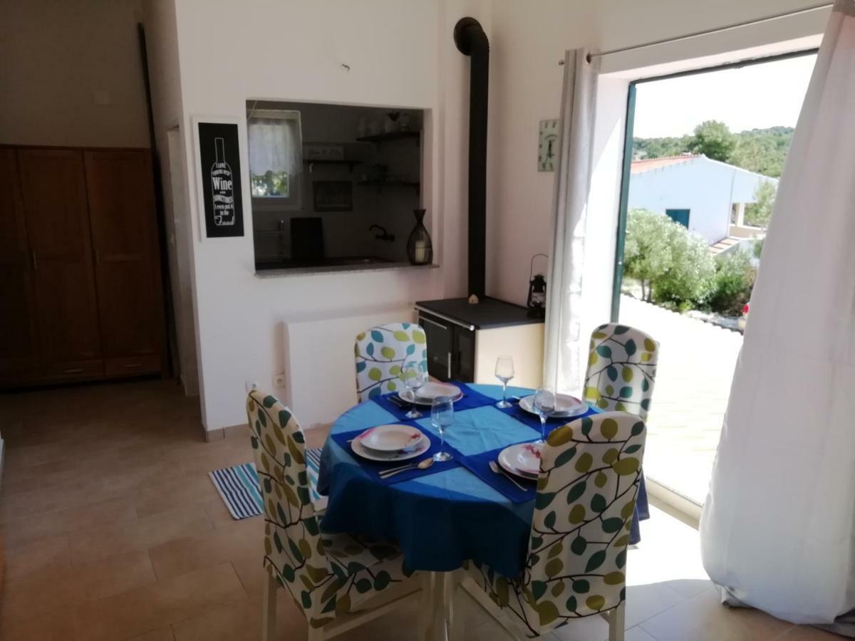 Poseidon Holiday Guesthouse Жирье Экстерьер фото