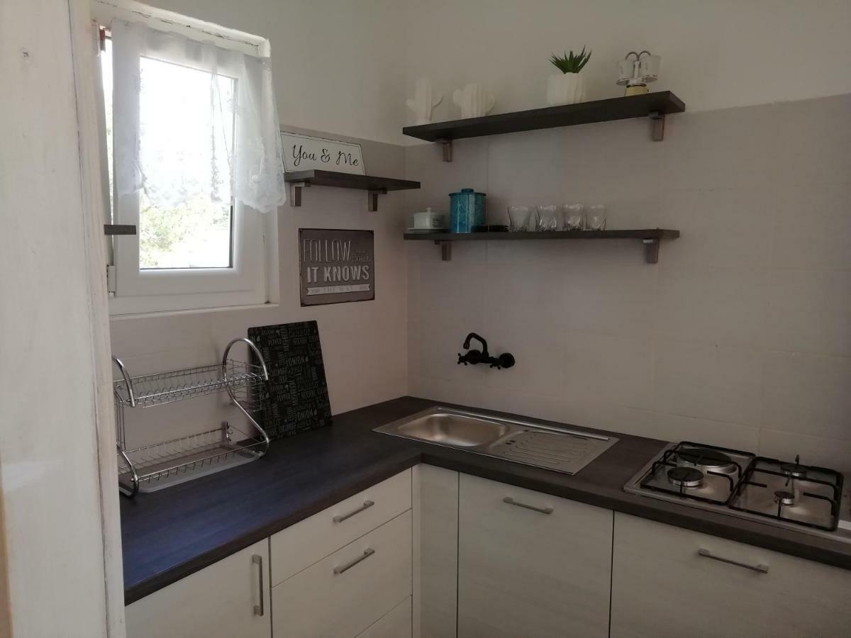 Poseidon Holiday Guesthouse Жирье Экстерьер фото